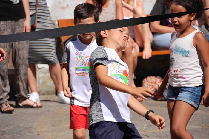 Tripa beteta, dantzan pasa d 117 1563205380930