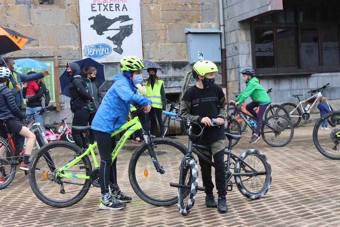 XXI. Biatloia egin dute Zizu 5 1621162197035