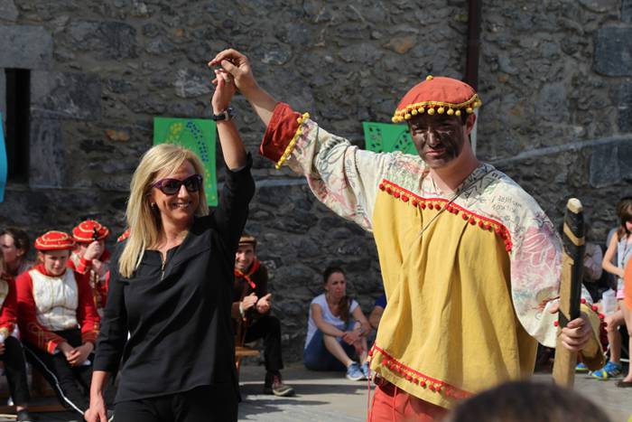 Dantza, kantua eta antzerkia 44 1494179332068