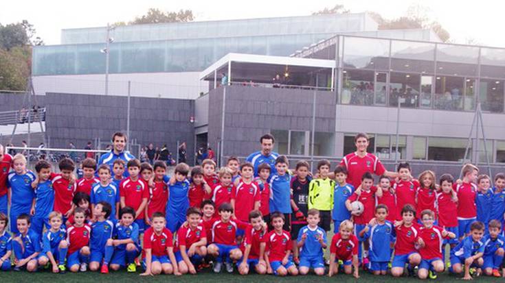 Tolosa CF-ko futbol eskolan parte hartzeko aukera