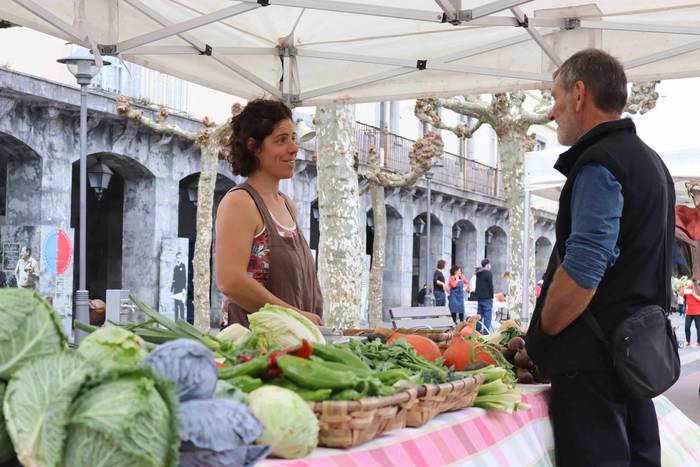 Lehen azoka ekologikoa egin  8 1635685245793