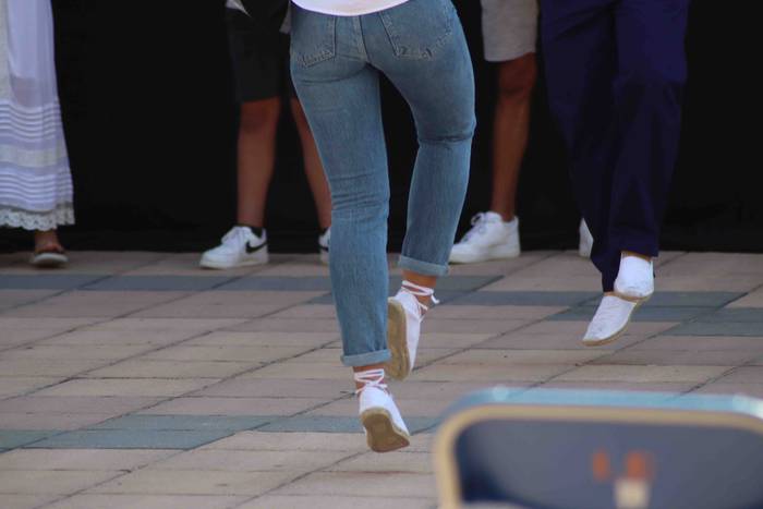 Dantzan igaro dute goiza Liz 20 1630841474879