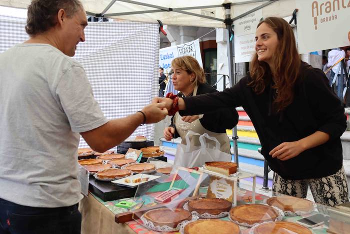 Azoka, musika eta dantza 1 1633869763263