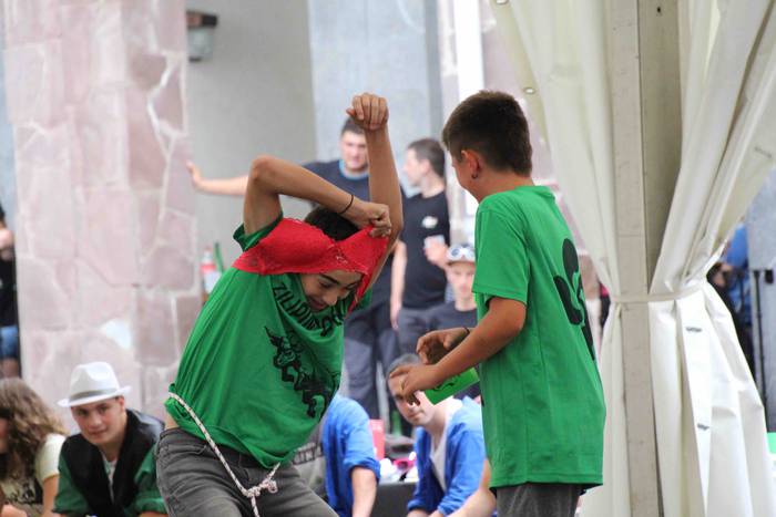 Lotsak ez du lekurik salontz 3 1565373536622