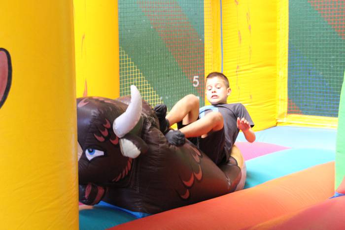 Helduak mahaiaren bueltan, e 16 1502640674953