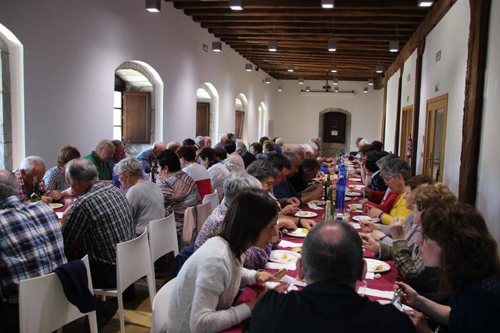 Prozesioaren ondoren, bazkar 10 1557930943744