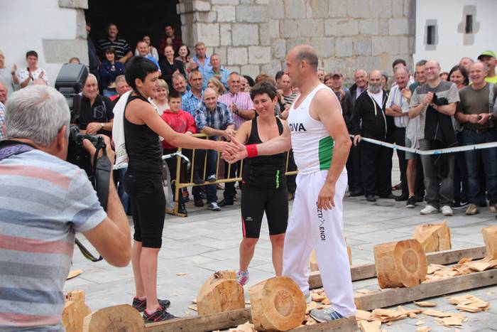 Abaltzisketa San Joan festak aizkora 24 1466947534202