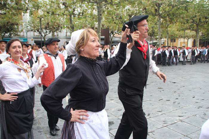 Udaberri Dantza Dezagun Tolo 122 1504963758382