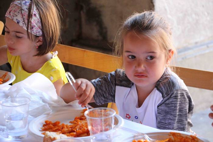 Tripa beteta, dantzan pasa d 22 1563205324760