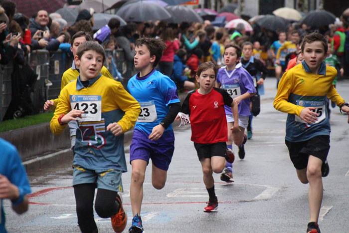 700 haur inguru XXXI. Ero Et 64 1516542228085