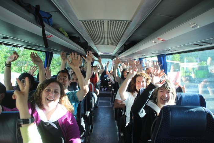 Eskuak batuta, desio bakarre 4 1528640468624