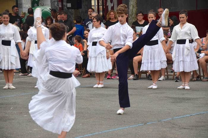 soka dantza santioak villabo 36 1532543775176