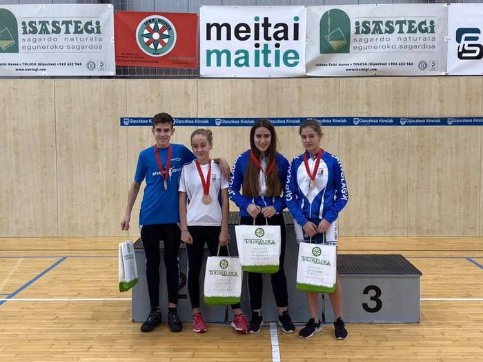 V. Irristaka Indoor Saria 12 1577393173242