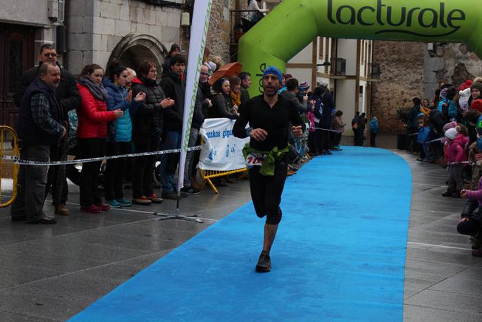 Jokin Lizeaga eta Veronica D 79 1517771695551