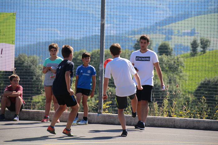 Haurrek hasi dute festa Orendainen 25 1471174746125