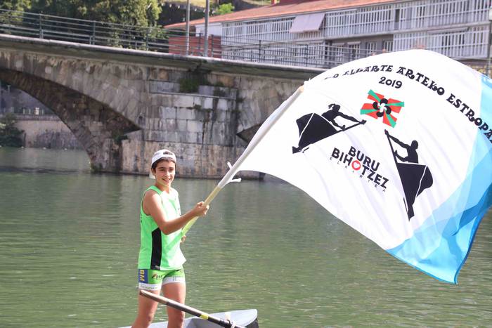 Arraunean, elkartasunez 209 1568480114268