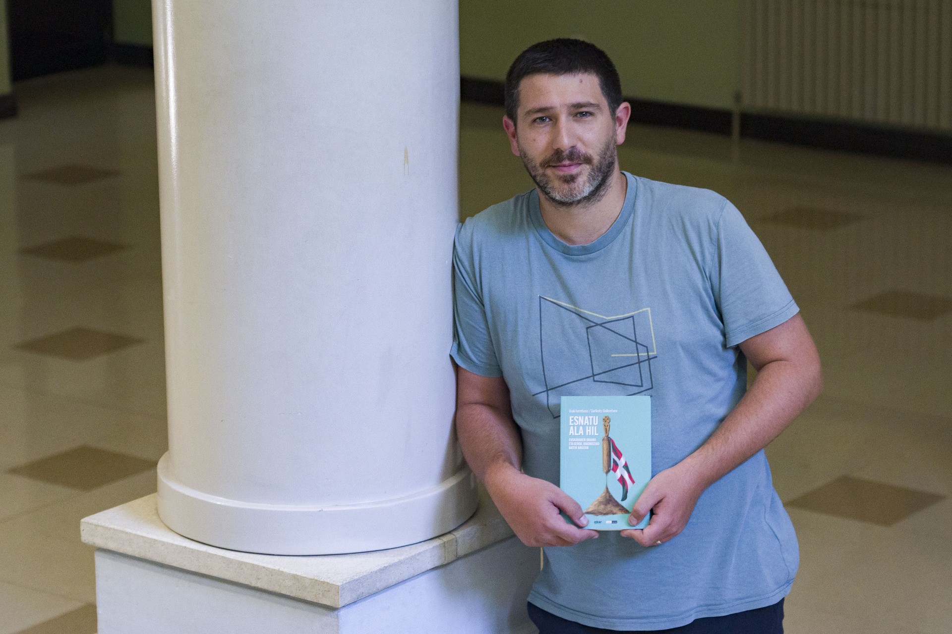 «Ez da hil kanpaiak jotzeko liburu bat: esnatzeko kanpaiak jotzeko helburua dauka»