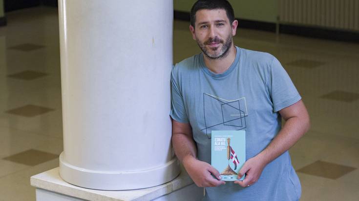 «Ez da hil kanpaiak jotzeko liburu bat: esnatzeko kanpaiak jotzeko helburua dauka»