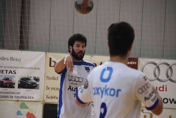 Tolosa CF eskubaloia prest d 30 1535892252676