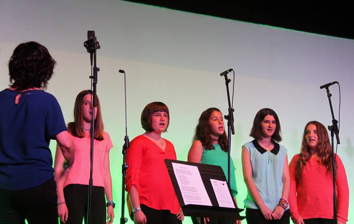 Karmen jaien sarrerakoa egin dute abesbatzek 2 1468252806600