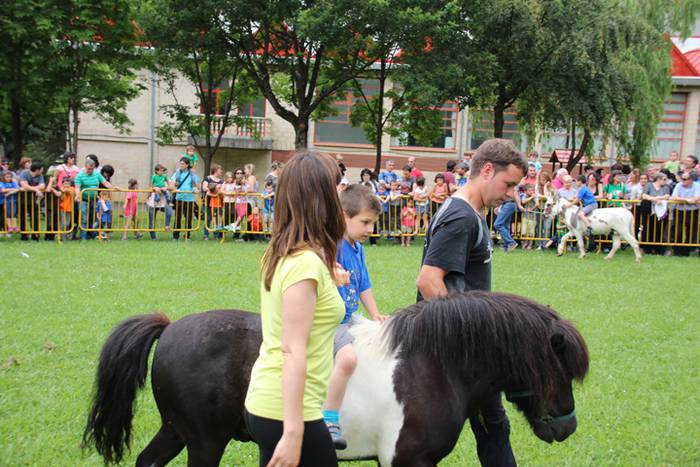 Eskola txiki eguna Ikaztegieta 51 1465750685090