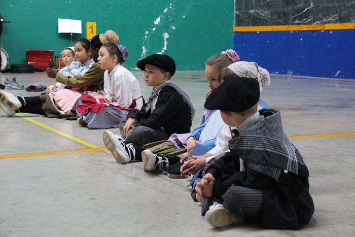 Kristikin eta dantza, Lizart 22 1496497093543