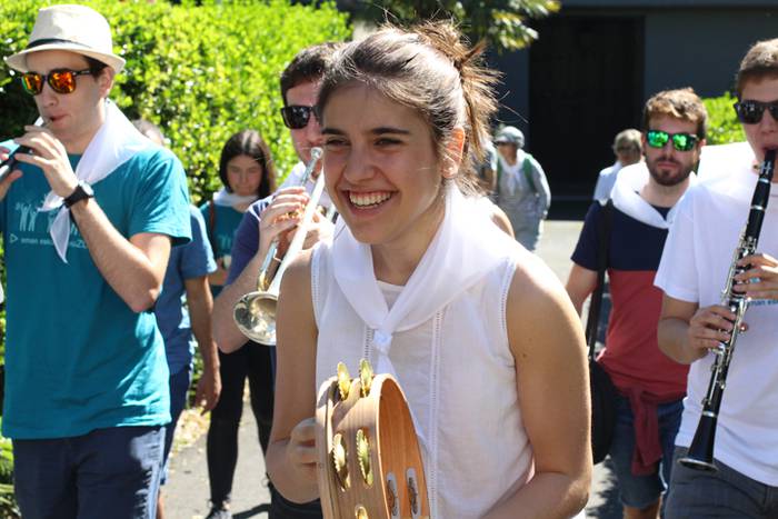 "Gu bezala, beste 100.000 za 27 1528636914335