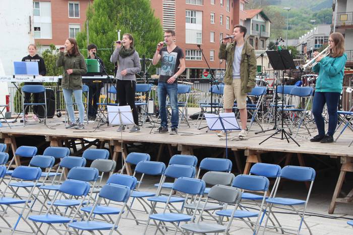 Emusik emanaldia Zizurkilen 19 1462636002632