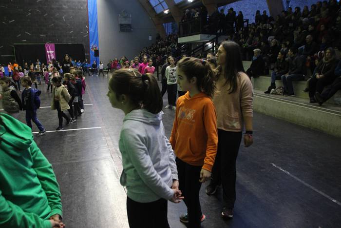 Oinkari Dantza Astea dantza gidatua 2 1479583178319