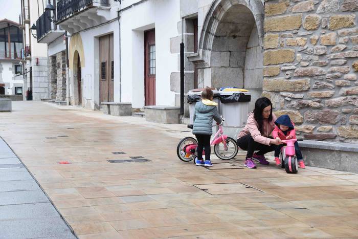 Haurrak kalera atera dira 2 1587900336142