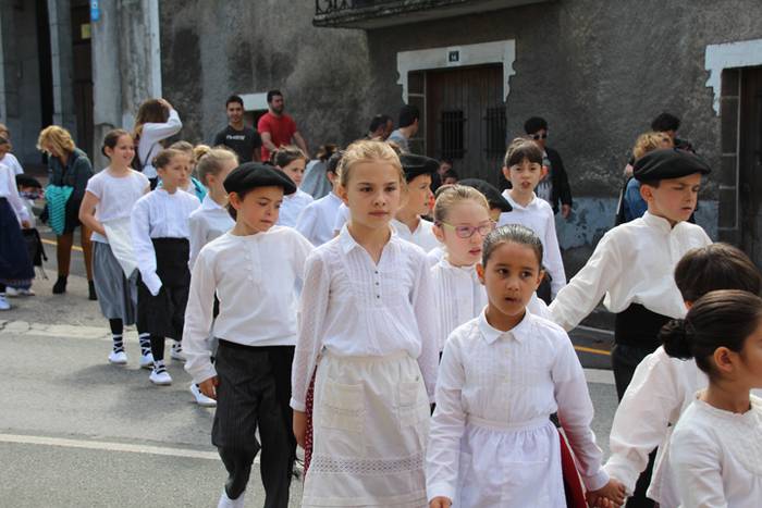 Haurrek alaitu dituzte kalea 19 1494677858030