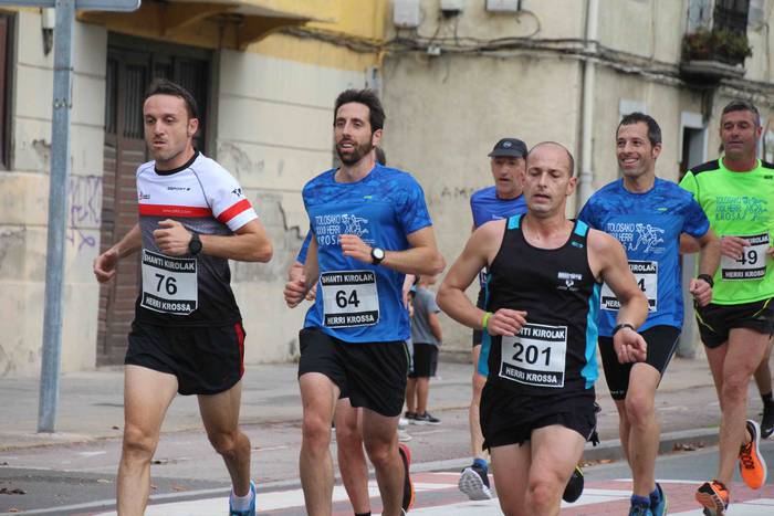 Aitor Arroyo eta Maite Arrai 76 1570885933285