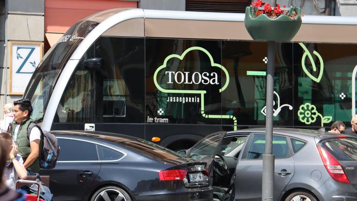 Hiribusak ordutegi eta ibilbide berria izango du astelehenetik aurrera