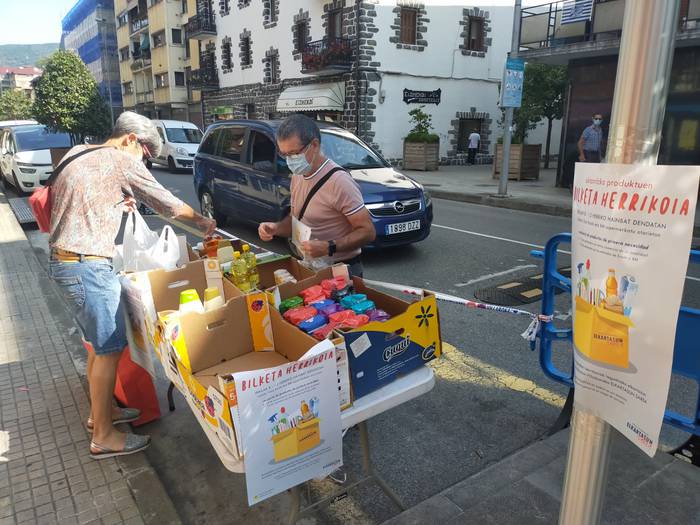 Elkartasun sarearen oinarrizko produktuen bilketa arrakastatsua