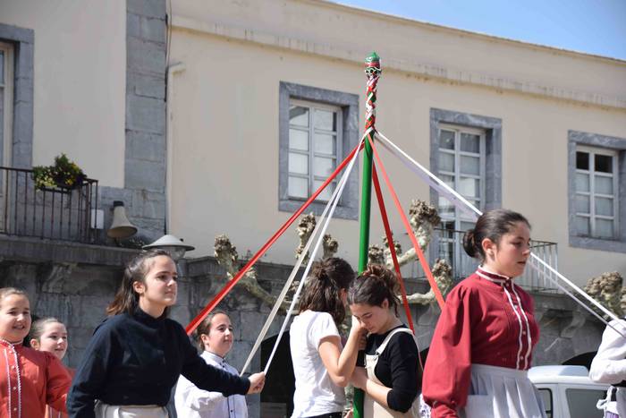 Oinkari dantza taldearen dan 41 1648304071115