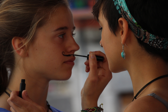 Rolak aldatzetik, gizartea a 1 1494077482818