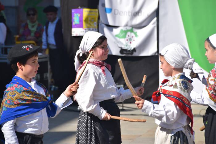 Dantzari txikiak, goizeko pr 98 1491666978864