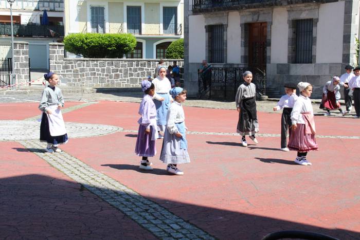 Bidania-Goiatz dantzariak er 14 1528102597072