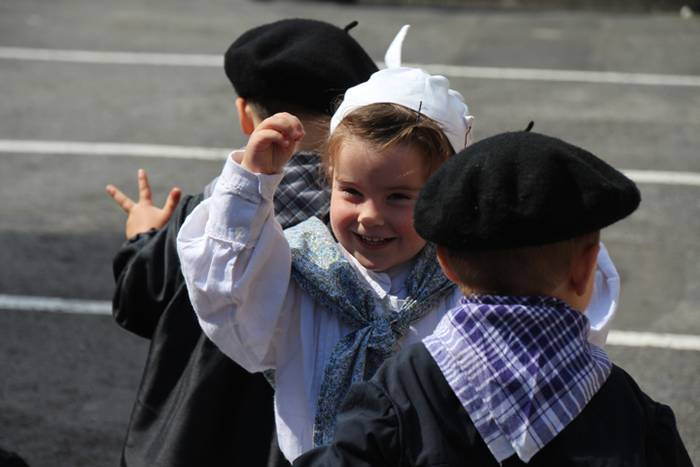 Haurrek alaitu dituzte kalea 44 1494678014262