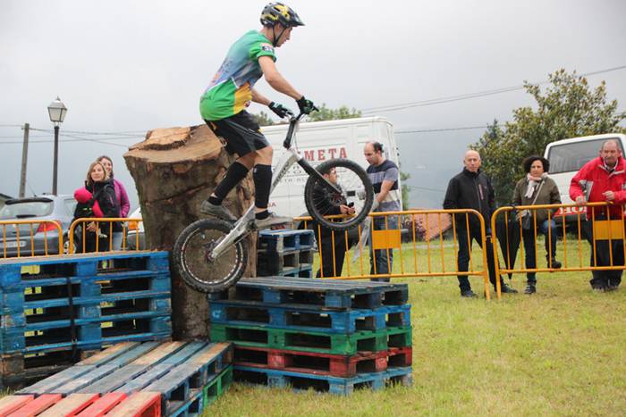 Erakustaldi batekin hasi dir 7 1496514958776