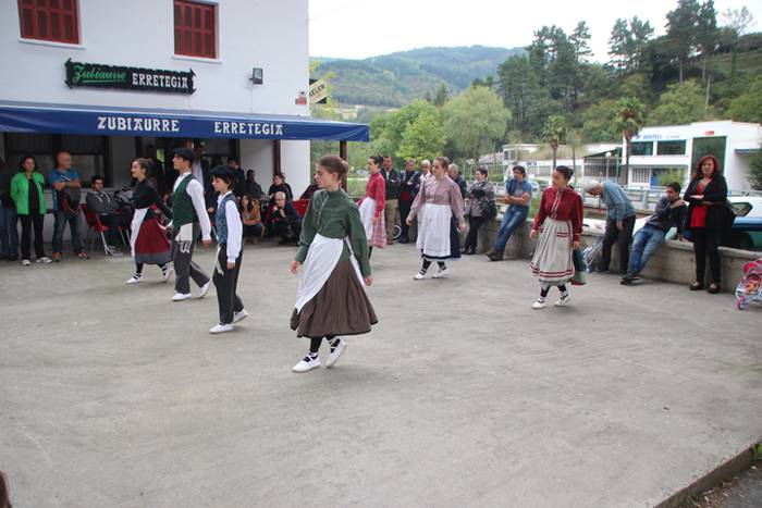 Ikaztegieta Pilareko eguna Sutarri 1 1476271996757