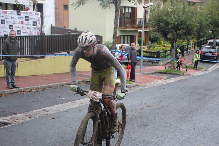 Jon Erguin eta Zuriñe Frutos 55 1508691857246