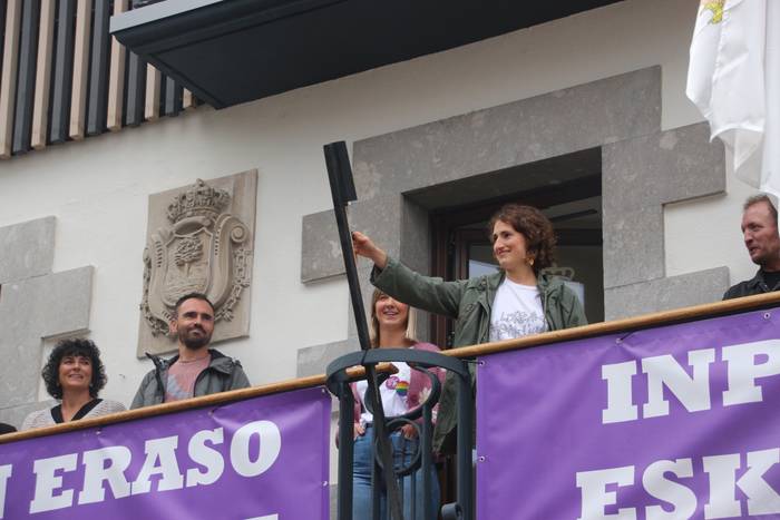 Etxera itzultzeko hitzorduen inguruko galdetegia zabaldu dute