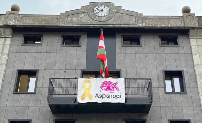 Anoetak bat egin du Aspanogiren "Pankarta ibiltaria" kanpainarekin