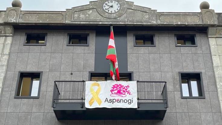 Anoetak bat egin du Aspanogiren "Pankarta ibiltaria" kanpainarekin