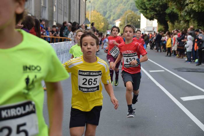 Gozatu egin dute txikienek S 10 1634039482796