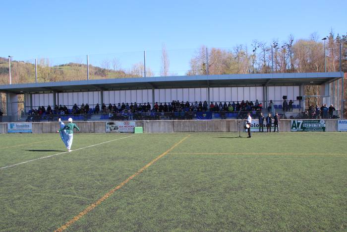 Usabalgo harmailak eta komun publikoa 5 1459597749253