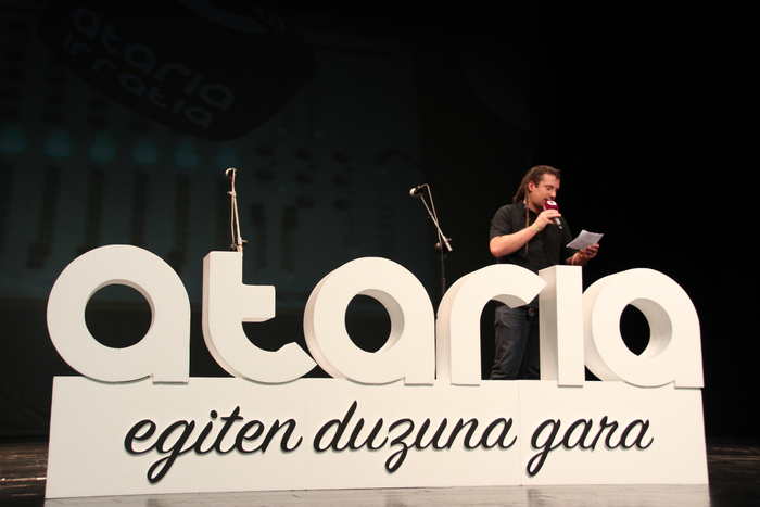 Munduko aretorik txikiena bi 8 1516482837282