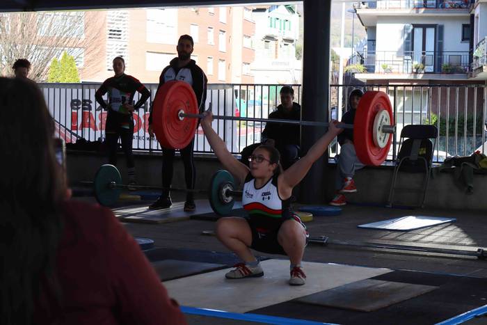 Halterofilia txapelketarekin 2 1639920656847