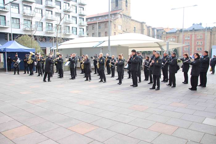 Egoiliarren belarriak goxatu 1 1643460367621